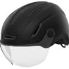 Giro Evoke LED MIPS Fahrradhelm - Matte Black 1 Giro Evoke LED MIPS Fahrradhelm - Matte Black -Sportausrüstung 200267001 giro evoke mips matte black main